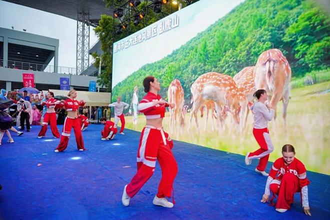 邮报:阿根廷队唱带有政治色彩的争议歌曲,但FIFA不做处罚