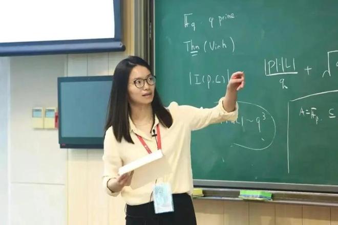中国“90后”数学家王虹获菲尔兹奖,母校老师:她13岁就跳级上高中,16岁上北大,数学思维很好