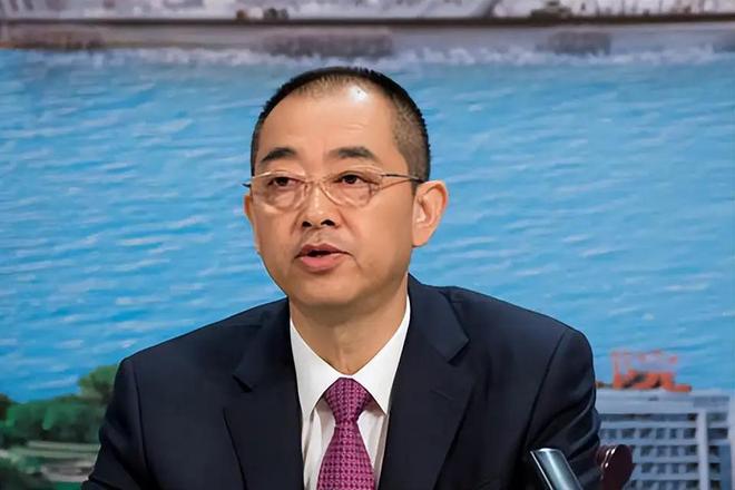 恒大最后的赢家,捞走几百亿跑到美国,还嫌一个月30万生活费不够
