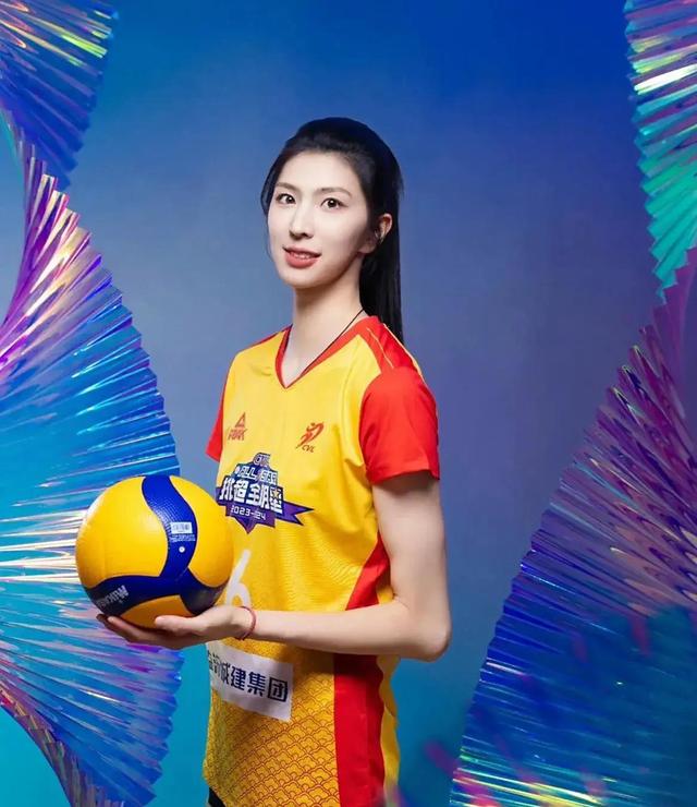 中国女排主攻线拉响警报:吴梦洁术后恢复漫长,亚锦赛只剩两条路