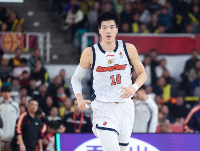 13岁于子迪成绩超14岁菲尔普斯,今年世界第一,状态压倒麦金托什