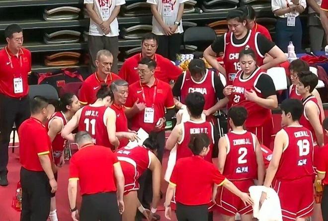 两连胜!中国女篮逆转非洲冠军,张子宇23+13,王思雨9+5+3
