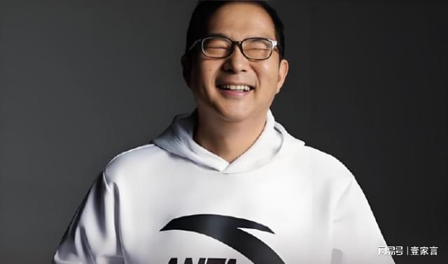 安踏前CEO徐阳去美国就像一记耳光,扇在所有“廉价爱国者”的脸上