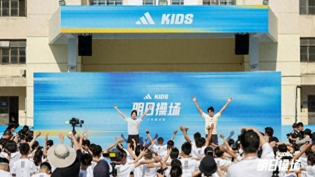 “雏鹰雏凤” 两翼齐飞,吸引中国青少年爱上运动,这关乎体育产业新场景