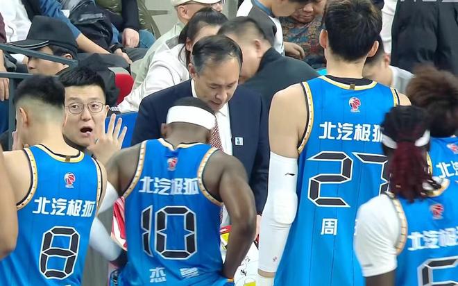 CBA快讯!北京男篮接近签约布朗,赵柏清签约日本球队,山西签约14+6后卫