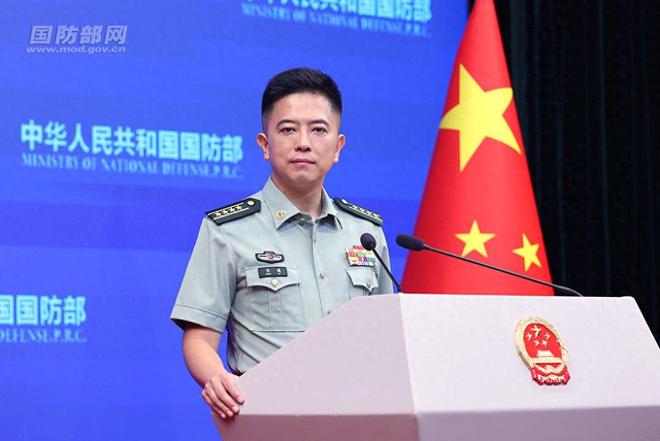 国防部摊牌了!拖船强势就位,美国航母开溜,菲律宾彻底傻眼了