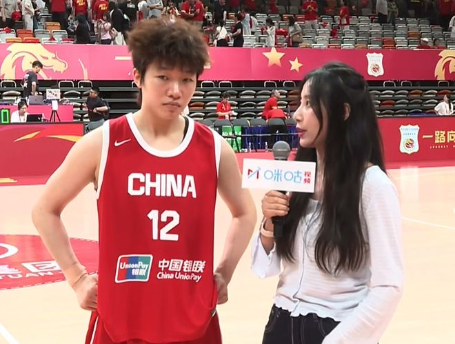 女篮胜尼日利亚!陈玉婕采访反思篮板问题,解析进攻策略!