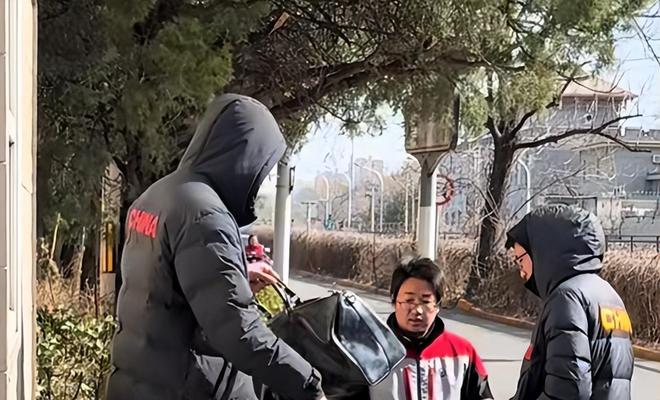 男篮启程日本!徐杰、庞峥麟、曾凡博未出现,郭振明随队!