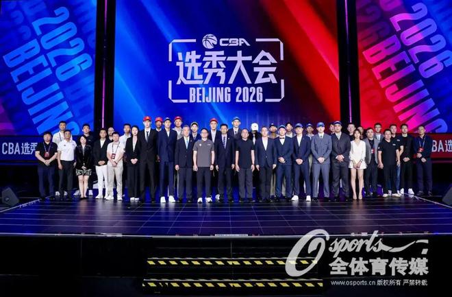 【油价大降】汽油“刚大降近2000元/吨”,92接近7.1元/升后“涨了起来”,近2月统计“大涨超1.1元”后,明晚24时或“再大涨”!