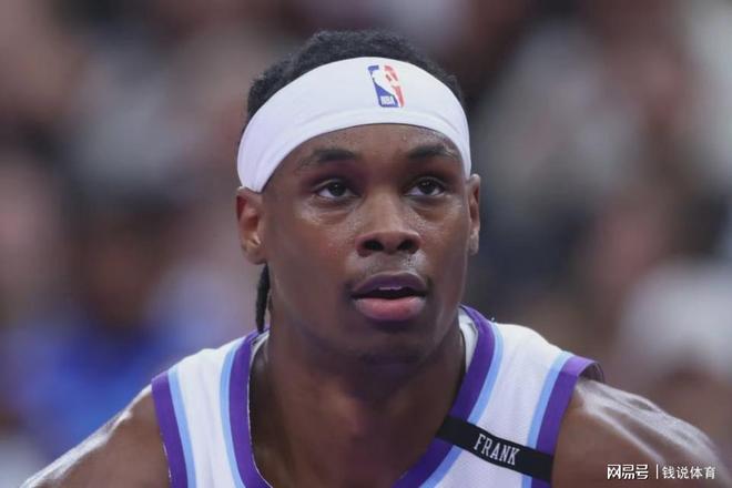 一夜大乱!NBA4笔签约+重磅交易官宣,哈登留队,欧文遭多队哄抢