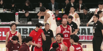 国家队首秀!赛后李弘权激动落泪