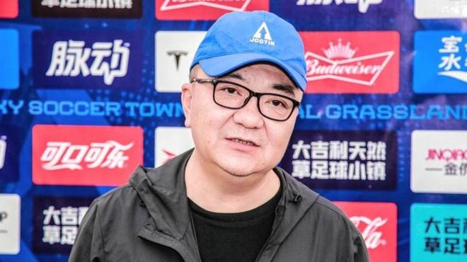 CBA速递!高诗岩因膝伤退出国家队,胡明轩再次披挂上阵,朱芳雨回宏远对接,广东再次谈王少杰