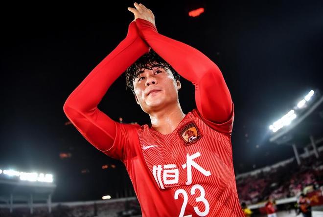 朴志洙之后!武汉三镇又迎来一位靠谱中卫,李昂已成球队防守核心