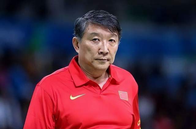 杨舒予队长被免，李月汝丢护照，名记曝女篮内部矛盾大，波及李梦