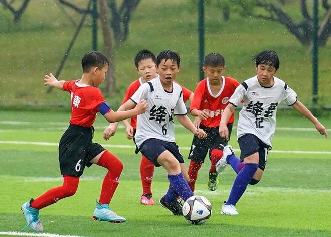 牛逼!拿到了!尼克斯总冠军!27投砸出45分!文班亚马垫脚布伦森...